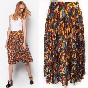 TopShop Daisy Print Pleated Midi Skirt Size 6 NWT